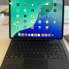 iPad Air M3 13 inch & keyboard