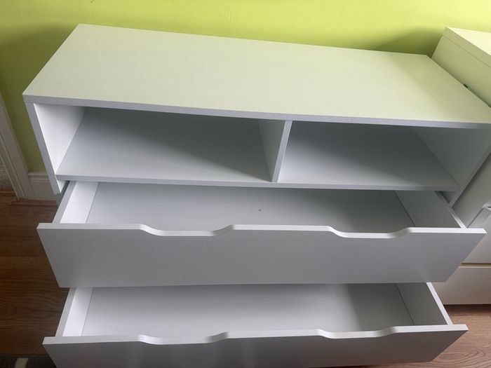 Chest of drawers