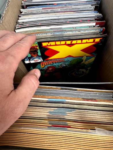 Marvel & DC Long Comic Box w 300 comics for Sale
