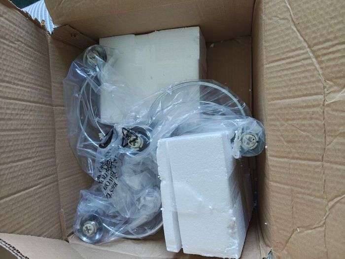 Brand new chrome 4 light ceiling lamp +bulbs RRP 105 euro