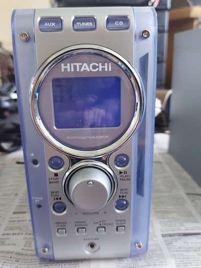 HITACHI Music System, Model AX-M67, & 2 Hitachi 4 Ohm Speakers, Radio, CD and AUX, in very good condition