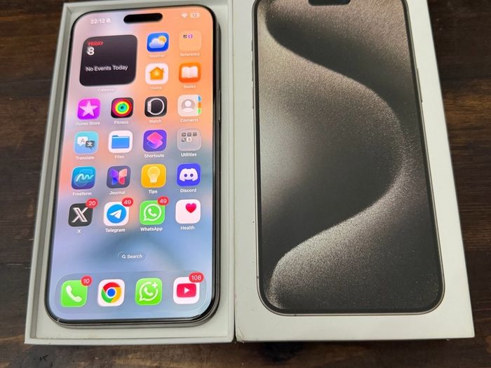 Apple iPhone 15 Pro Max 90% Battery Mint Condition Almost Like New (Read Description)
