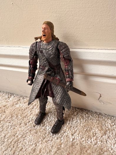 2002 Lord Of The Rings The Two Towers Rohirrim Action Figure approx. 16 cm. Used Damaged Loose legs Please see photos