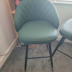 2 new Kitchen Island Stools