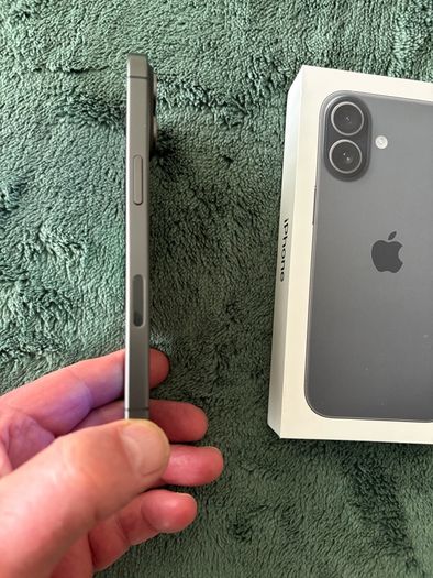 iPhone 17 256gb Black. Unlocked to all networks.