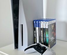 PS5 Disc edition + 6 games + controller