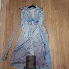 Frozen Elsa dress-up costume Age 6