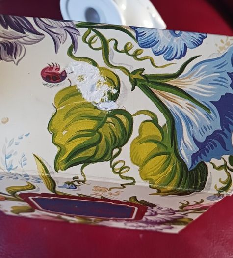1985 Elizabeth Arden Porcelain Duck Pomander