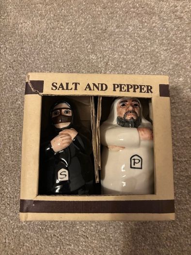 Brand New Al Jaber Arab Man And Woman Salt And Pepper Shaker Black/White