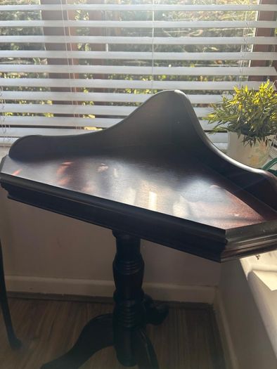 Corner Table