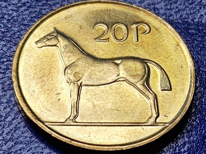Ireland 2000 Stunning 20p Coin  Uncirculated Lustrous!