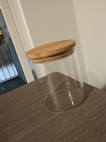 Storage container