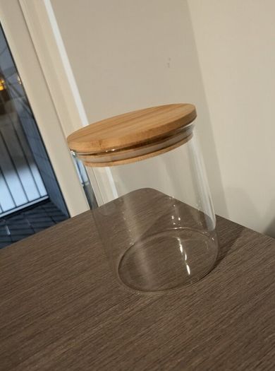 Storage container