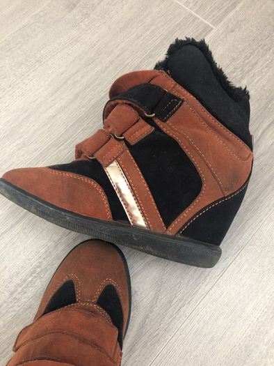 Winter shoes size 2.5-3