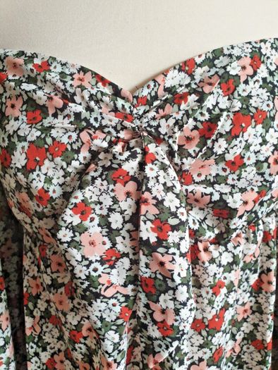 Urban Bliss Ladies Floral Puffed Sleeve Sweetheart Neck Dress Size 10 New With Tags CAN POST