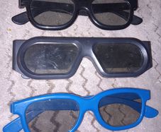 3 pairs of 3d glasses