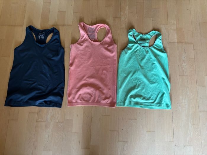 3 Active wear Vests