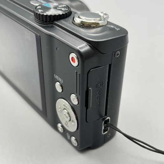 Samsung WB690 Digital Camera with Battery and SD Card