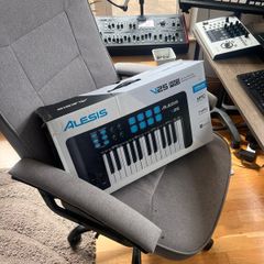 Alesis V25 MK 2
