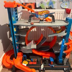 hot wheels race track