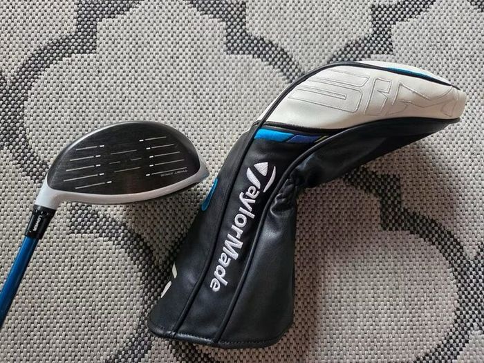 Taylormade Sim2 driver, 10.5 regular shaft RH