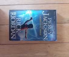 Percy Jackson and the Lightning Thief - Rick Riordan