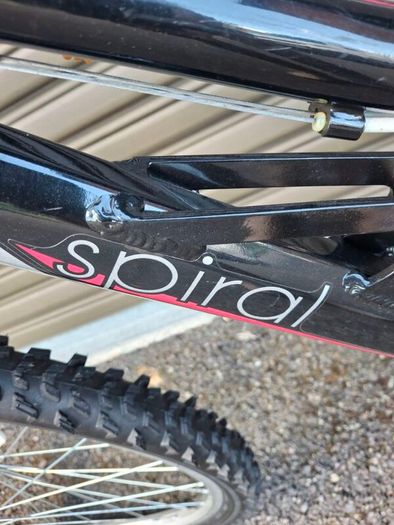 Bicycles ( Lady's Apollo )
