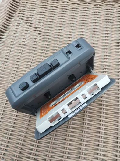 Sony WM-FX473 Walkman Cassette Player