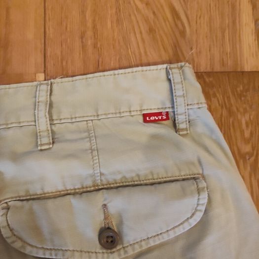 Levis Cargo Shorts (W38)