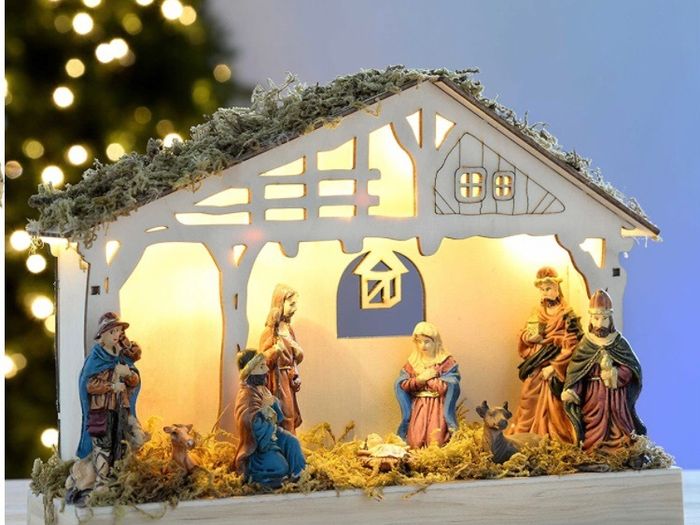 Pre-Lit Christmas Wooden Nativity Scene Decoration Illuminated with 5-LED, 26 cm (FREE POSTAGE)