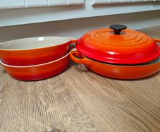 la creuset set - cast iron dish and 2 round dishes