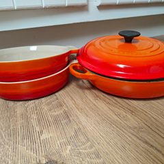 la creuset set - cast iron dish and 2 round dishes