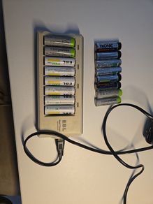 Battery Charger for AA & AAA