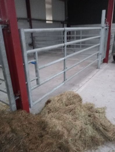 Calving gate
