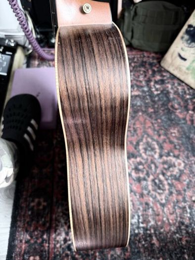 Acoustics guitar
