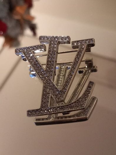 Fashion diamante brooch, D18 post 3e