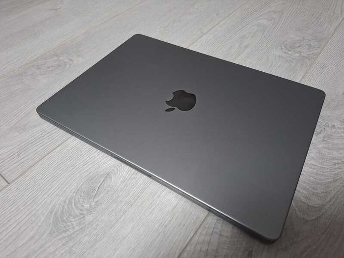 For Sale: MacBook Pro 14" M2 Pro, 16GB RAM, 512GB SSD Excellent Condition