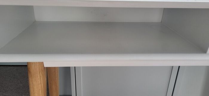 desk/dressing table