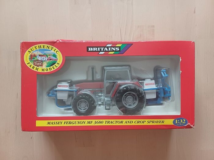 Britains Massey Ferguson MF 3680 Tractor and Crop Sprayer Farm Model 1:32 Scale 9607 MINT