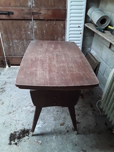 Retro kitchen table