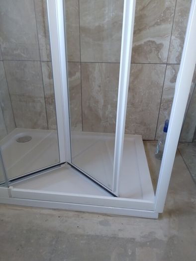 Folding Telescopic Shower Door.New