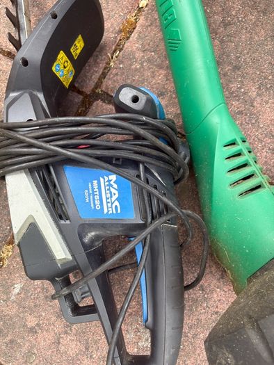 Grass trimmer and hedge trimmer