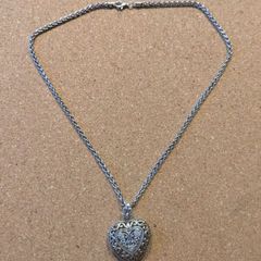 Silver necklace with locket pendant heart