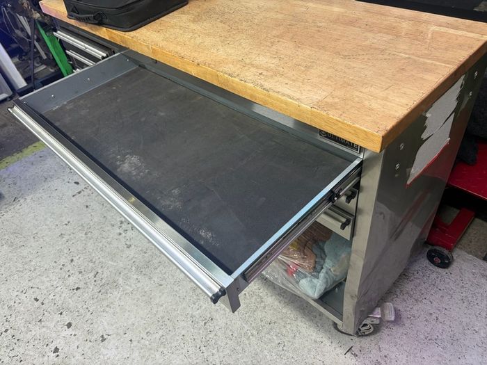 Tool trolley damaged