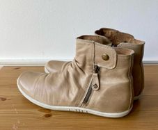 Perlatto flat ankle boots size 7