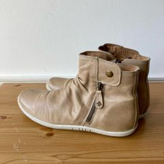 Perlatto flat ankle boots size 7