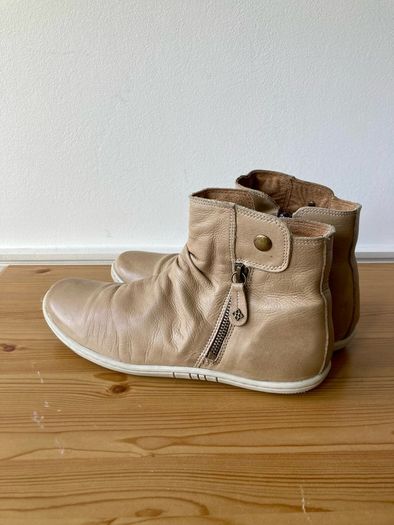 Perlatto flat ankle boots size 7