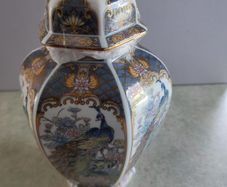 Japanese hand-decorated  Japanese Porcelain Meiji Style Peacocks Vase Urn With Gilt Domed Lid