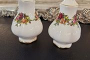 Old country roses salt and pepper set