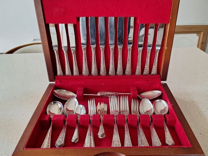 Newbridge Canteen of Cutlery - Celtic Design